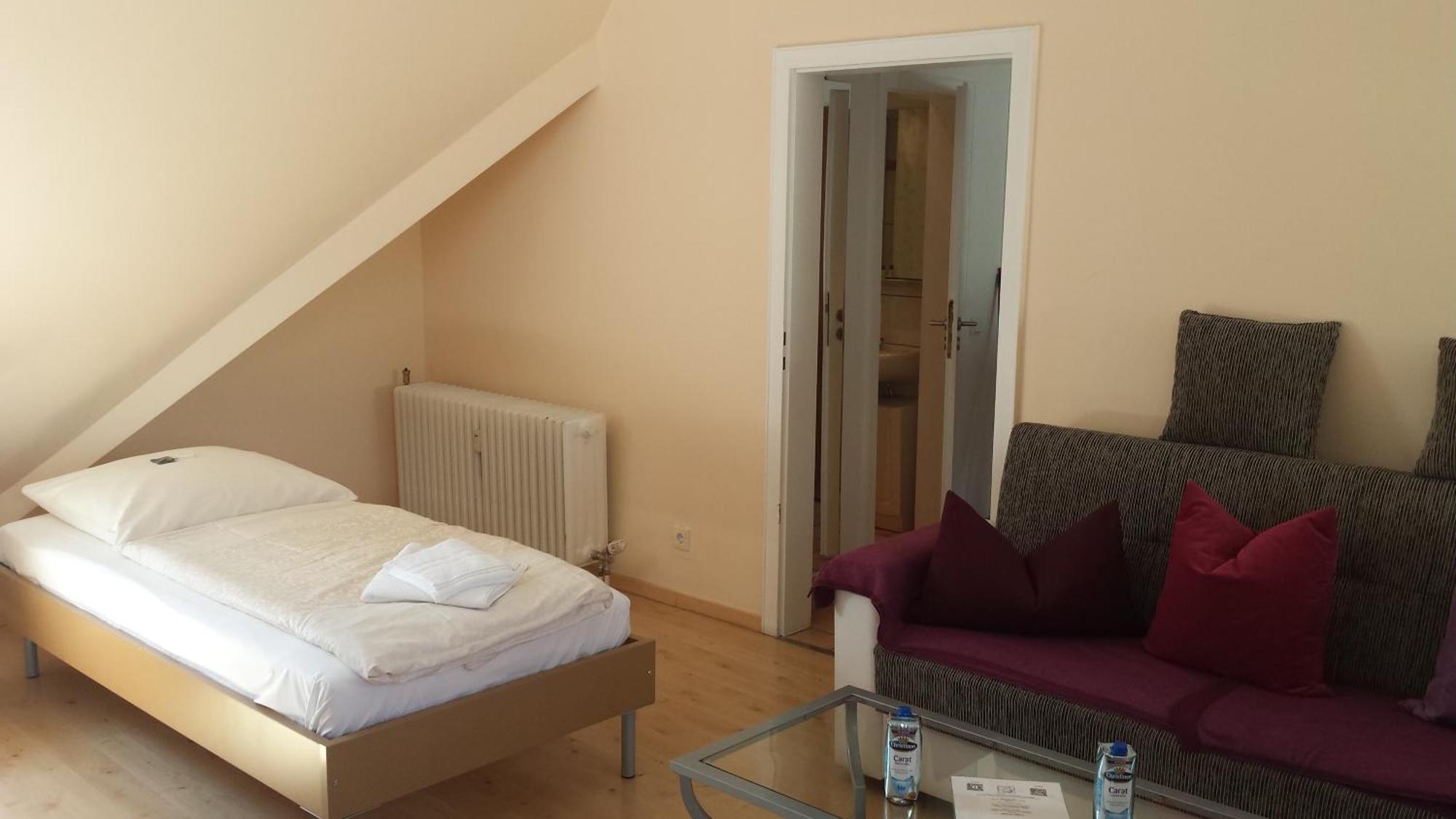Barcelona Bed & Breakfast Düsseldorf Quarto foto