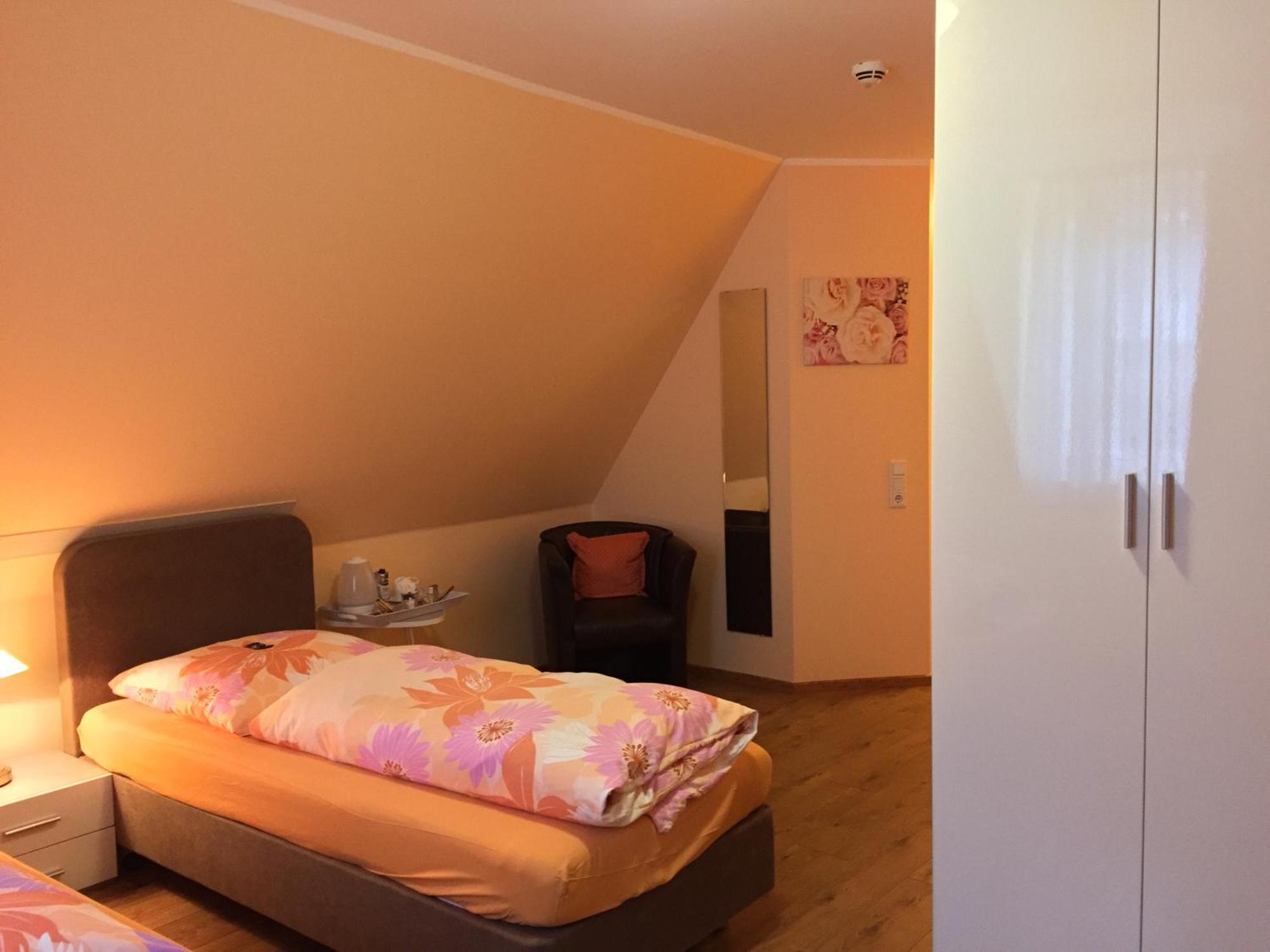 Barcelona Bed & Breakfast Düsseldorf Quarto foto